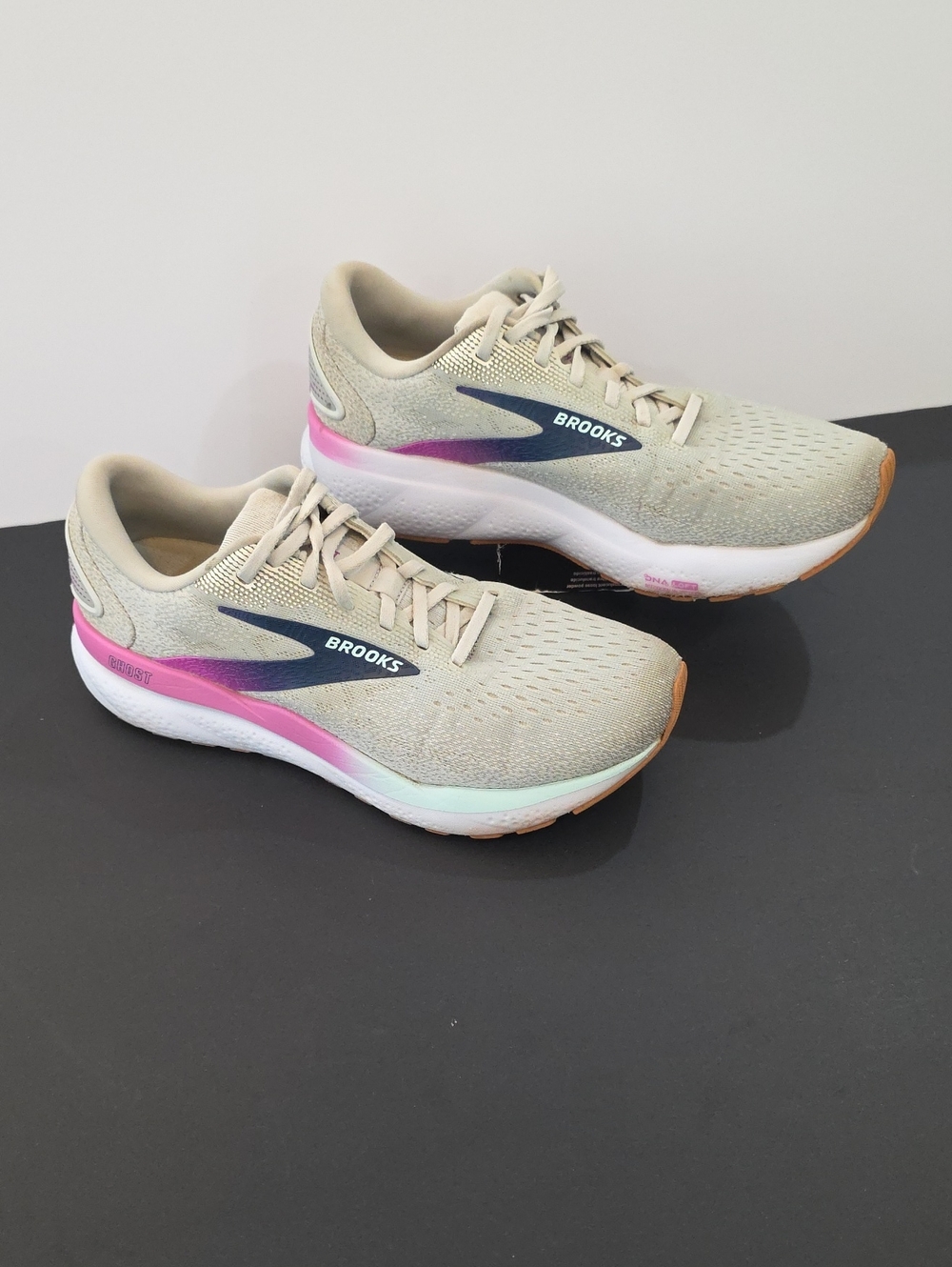 Brooks Ghost 16 Women’s Running Shoes - Beige with Pink and Navy Size 10